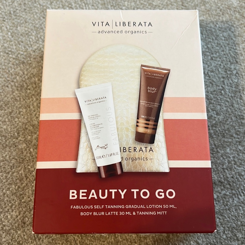 NIB Vita Liberata Beauty to go Kit